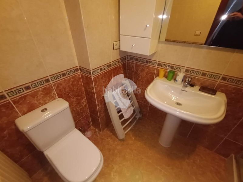 Foto 83ca5a90-3a55-45c0-a431-2279383d6009. Alquiler casa adosada magnífico adosado en la zona de o Couto, con 350 m construidos y 50 m de terreno. la vivienda se distribuye en varias plantas y of en Ourense