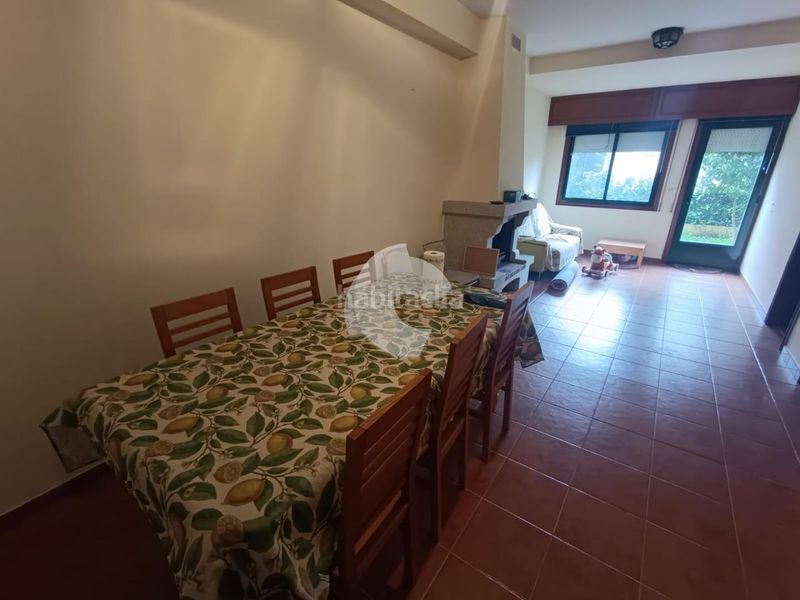 Foto a600cb8e-3b32-440b-8a23-4a56040e5eb7. Alquiler casa adosada magnífico adosado en la zona de o Couto, con 350 m construidos y 50 m de terreno. la vivienda se distribuye en varias plantas y of en Ourense