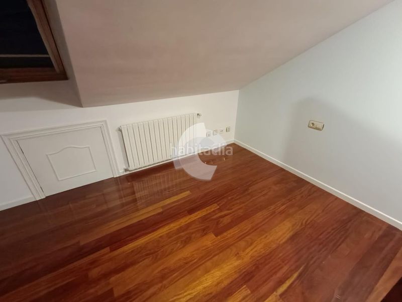 Foto e8c97993-f9fa-4505-abad-2808be25c950. Alquiler casa adosada magnífico adosado en la zona de o Couto, con 350 m construidos y 50 m de terreno. la vivienda se distribuye en varias plantas y of en Ourense