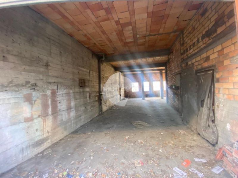 Foto be8aac1c-1dfc-428d-9824-44374fb3d0cb. Local comercial local en carretera de la granxa con luces a fachada trasera. ideal para garaje o bien posibilidad de cambio de uso a vivienda. tam en Ourense