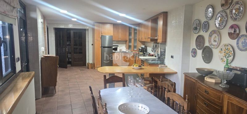 Foto b1ae054c-9af8-4a49-b193-c30587d0a610. Casa amb calefacció aparcament a Toén