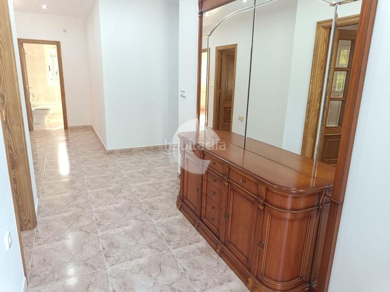 Foto 67fb2e9e-9c39-49b8-aafe-c90e8f9d326a. Casa a Merca (A)