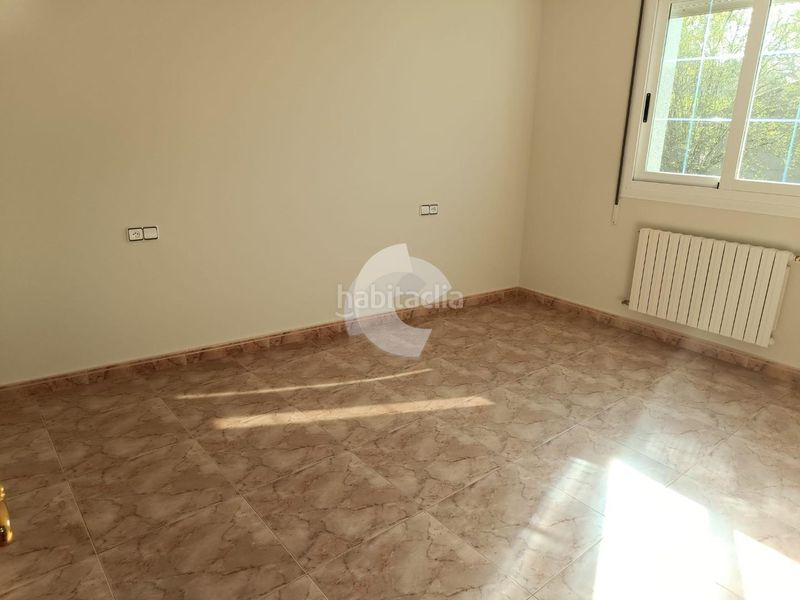 Foto e087b6bb-e3eb-48ae-8ecc-2b85f869f3a6. Casa a Merca (A)