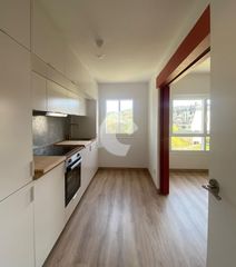 Affitto Appartamento in As Lagoas. Se alquila estupendo piso de 70 m, recién reformado y listo para