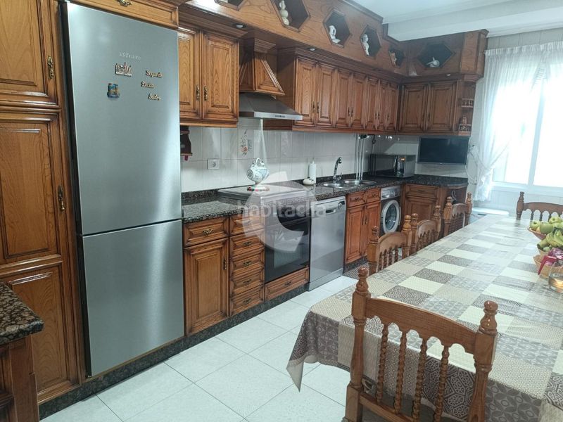 Foto d06a9fa4-6d7d-4ce2-b035-5db96f26ca48. Pis a Centro Ourense