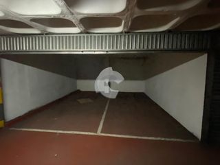 Aparcament cotxe a Centro