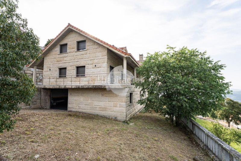 Foto e62ff6cf-89a7-44e2-930c-cc40bde739fb. Casa amb calefacció aparcament a Barbadás