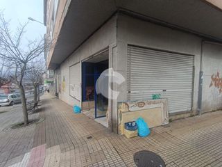 Lloguer Local Comercial a San Francisco. Se ofrece en venta y alquiler amplio local de 500 m en la carret