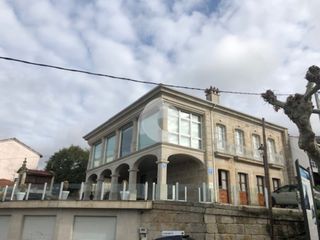 Rent House in Xunqueira de Espadanedo. Casa rural seminueva y completamente amueblada. lista para empez