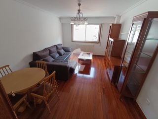 Rent Flat  Arturo perez serantes. Piso de 3 dormitorios, 2 baños, salón  comedor y cocina independ