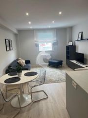 Affitto Appartamento  Juan xxiii. Piso amueblado y totalmente reformado de 3 dormitorios, 2 baños