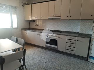 Rent Flat in Ventiun. Piso estudiantes se alquila amplio y luminoso piso. la vivienda