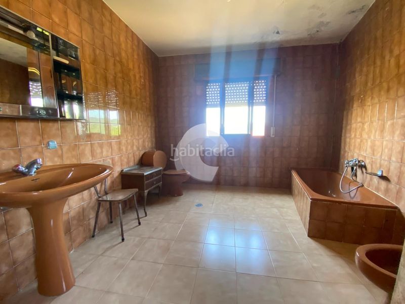 Foto 74875a48-ac5c-4aa0-a53c-ed6fa5c4aa0b. Casa a Bande