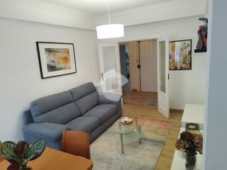 Rent Flat in Centro. Se alquila amplio y cómodo piso amueblado de 3 dormitorios, perf
