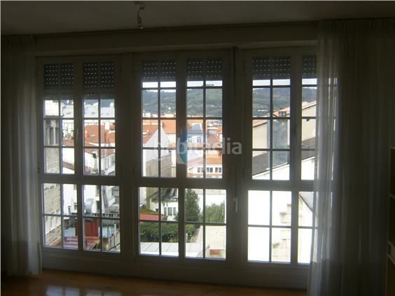 Foto 0445ffca-2184-4d9a-93e0-e41eec832a1b. Alquiler piso precioso piso en santo domingo, corrido de adelanteatras 4 dormitorios con armarios y baños, salóncomedor en varios ambiente, coci en Ourense