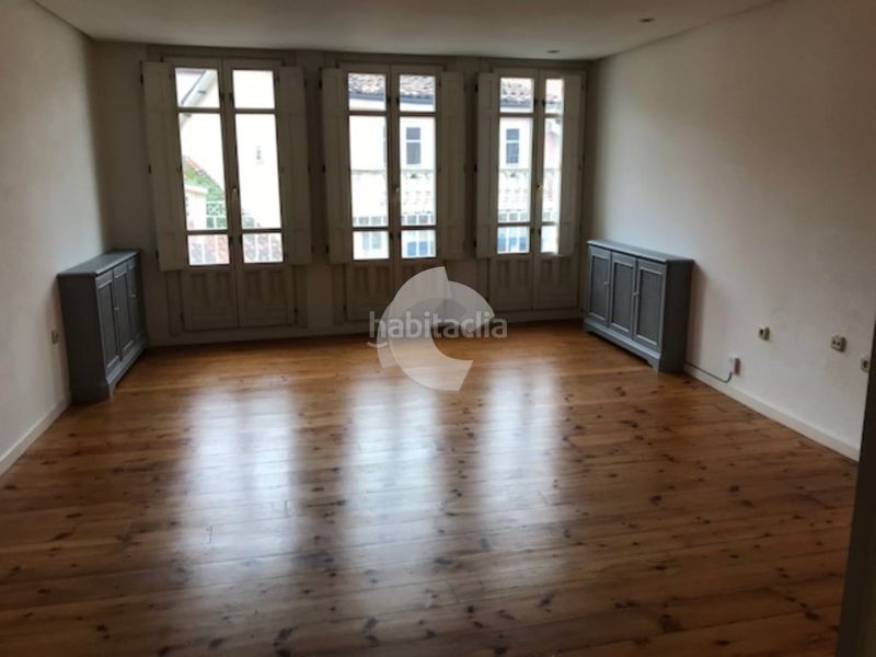Foto 1dbf3662-2cfb-42ab-bb2d-e8dbfc2017bf. Alquiler piso precioso piso en santo domingo, corrido de adelanteatras 4 dormitorios con armarios y baños, salóncomedor en varios ambiente, coci en Ourense