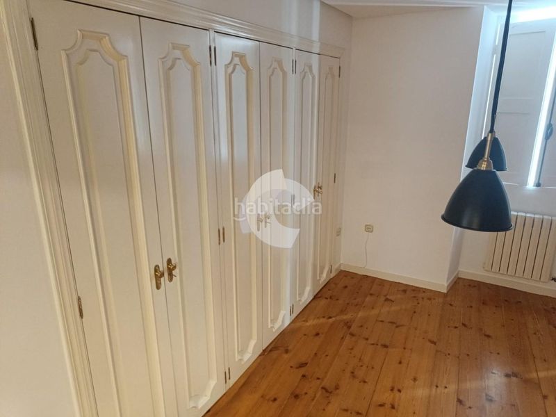 Foto 7d30b0cc-d442-42dc-99b9-e019243cafe4. Alquiler piso precioso piso en santo domingo, corrido de adelanteatras 4 dormitorios con armarios y baños, salóncomedor en varios ambiente, coci en Ourense