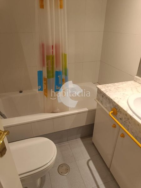 Foto 968c1f4b-3426-4d10-bbaf-aa4c5bbf0083. Alquiler piso precioso piso en santo domingo, corrido de adelanteatras 4 dormitorios con armarios y baños, salóncomedor en varios ambiente, coci en Ourense