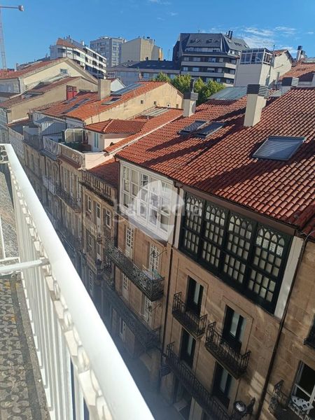 Foto 9d8d4593-3546-4287-92bd-bb49007c1cf3. Alquiler piso precioso piso en santo domingo, corrido de adelanteatras 4 dormitorios con armarios y baños, salóncomedor en varios ambiente, coci en Ourense