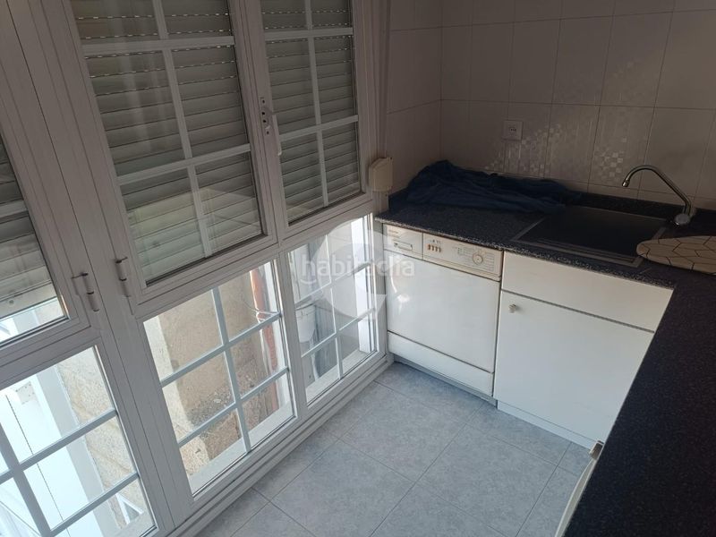 Foto b8bcfd20-dffe-4d14-862d-952a4c6ad386. Alquiler piso precioso piso en santo domingo, corrido de adelanteatras 4 dormitorios con armarios y baños, salóncomedor en varios ambiente, coci en Ourense