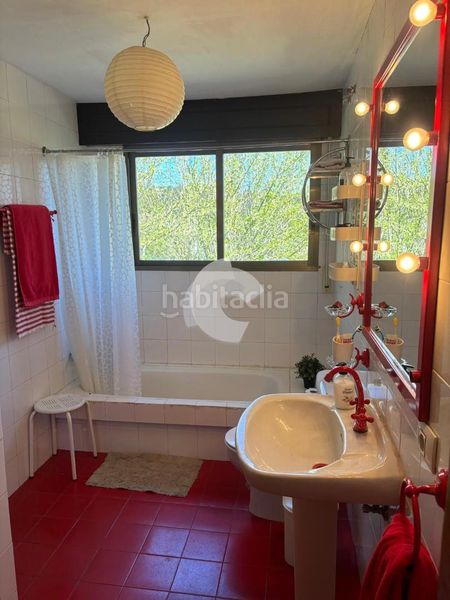 Foto cf280c13-22eb-4138-82ee-e6db80c75059. Casa amb calefacció piscina a San Cibrao das Viñas