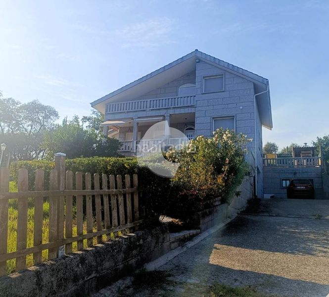 Foto b6731a34-e703-4f3e-9e8b-b35ee5b54ba6. Casa amb calefacció aparcament piscina a Barbadás