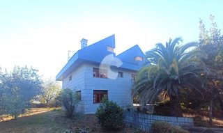 Casa a Paderne de Allariz. Casa de 480 m con finca de 8.000 m  4 dormitorios y 5 baños