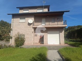 Haus in Coles. Casa de piedra impecable y sin estrenar en gustei, con finca y a