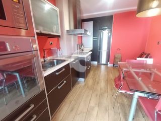 Pis a A Carballeira. Se vende amplia vivienda reformada, con una distribución cómoda