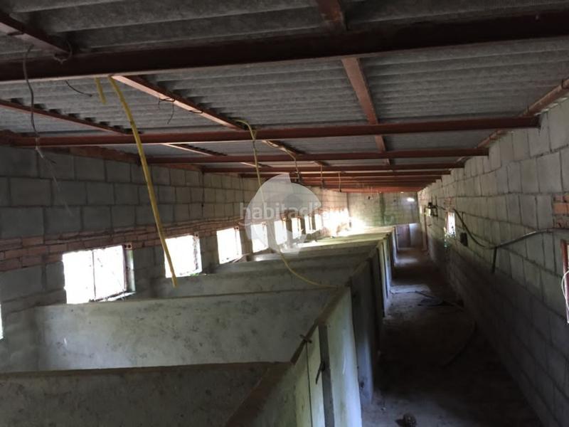 Foto 05ca1caf-63e9-43ba-8c7f-415cddd40e11. Bâtiment à usage industriel dans Entrimo