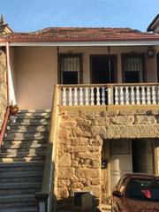 Casa  Avenida de celanova. Casa distribuida en planta sotano para bodega , almacen planta a