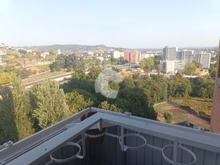Pis a San Rosendo. Piso totalemente reformado, de tres habitaciones, dos baños, sal