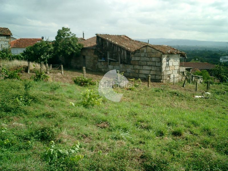 Foto 179dd355-62b9-4b96-a92e-c142c015a790. Casa aparellada a Taboadela