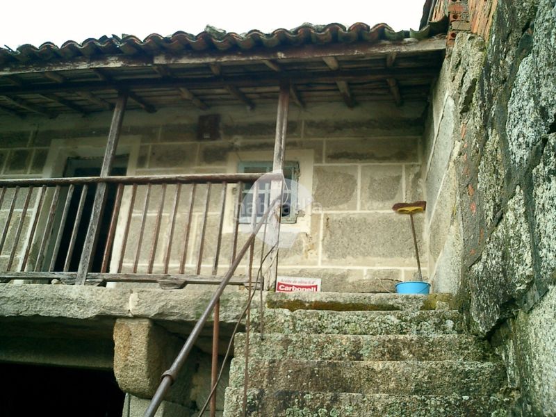 Foto 85ae1f1e-cf2d-439f-9c18-644e9ea7912b. Casa aparellada a Taboadela