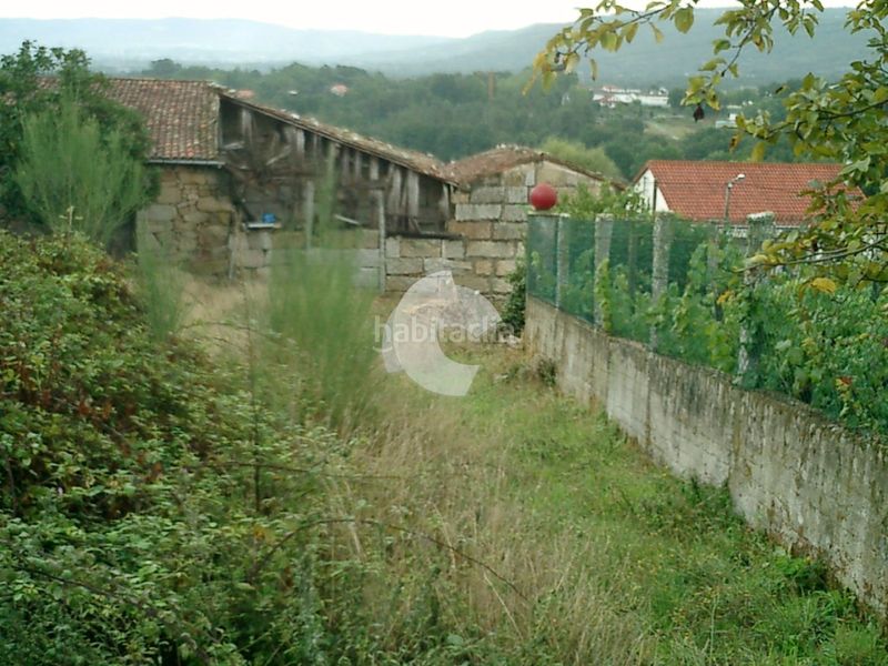 Foto b36b2ffc-ecf1-4dfb-a3f6-ae3e84384057. Casa aparellada a Taboadela