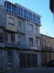 Casa adossada  Pasaje de las canteras. Edificio en venta en pleno centro de maceda. 3 alturas y local c