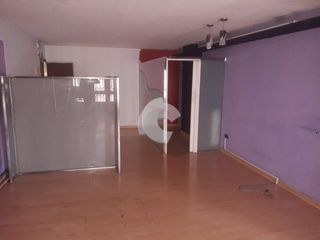 Location Bureau  Concejo. Oficina lista para empezar a trabajar. 40 metros diáfanos con ba