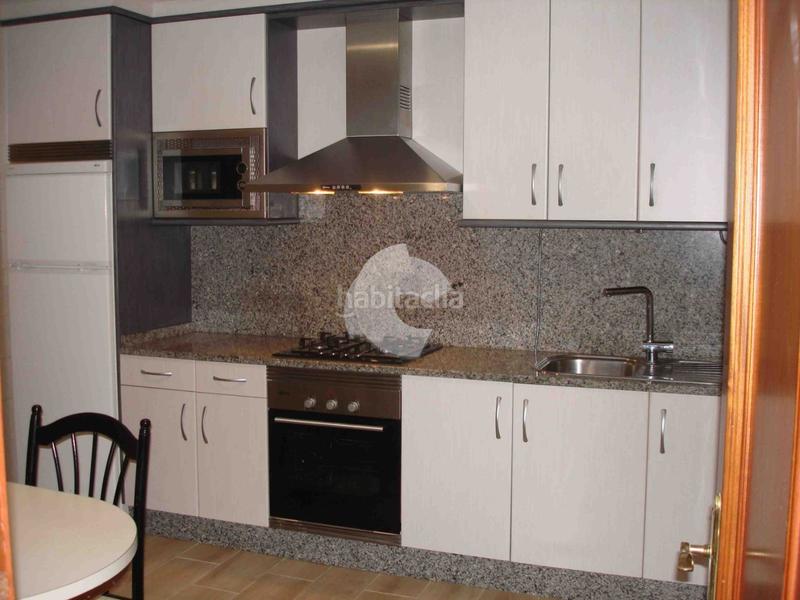 Foto 3bff69cb-0c79-4c3a-b9a5-6e9b859f4600. Casa aparellada a Mariñamansa Ourense