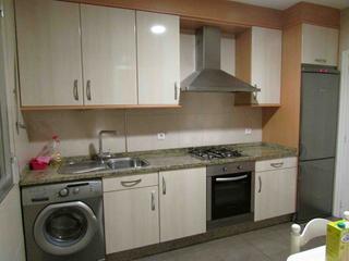 Casa aparellada  Rúa ponte sevilla. Se vende de forma conjunta: - 2 pisos de 80m2 con 2 dormitorios,