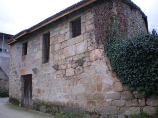 Casa a Toén. Casa de 273 m2 con 153m2 de terreno en barbadás. la planta baja