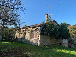 Casa  N/a. Casa para reformar en loureiro, amoeiro.  apartamento de 2 dormi