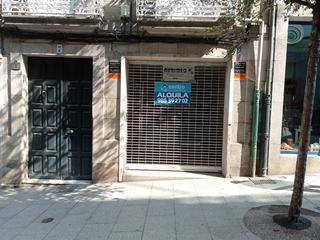 Lloguer Local Comercial  N/a. Local totalmente acondicionado. 198 metros en planta y sótano de