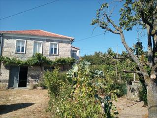 Pis a San Francisco. Casa de piedra, en planta baja y 1era planta para reformar y dej