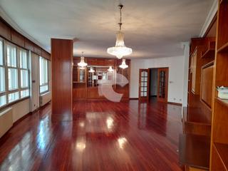Pis a Centro. Amplio piso con preciosas vistas al parque , 4 habitaciones con