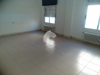 Location Bureau  Concejo. Oficina acondicionada en el centro dos despachos y halla amplio