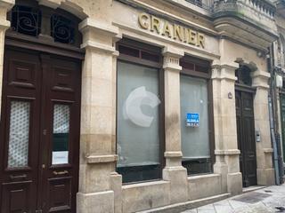 Miete Geschäftsraum  Lamas carvajal. Local comercial en el centro de la ciudad. calle de paso hacia l