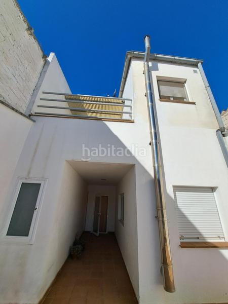Foto 275eb4f4-734c-4908-bcbc-08d71dd290c1. Casa in calle prat riba 15 in Miralcamp