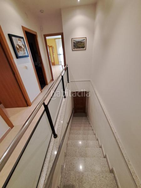 Foto 58684efc-307d-4a6b-8f7b-9c776efec632. Casa in calle prat riba 15 in Miralcamp