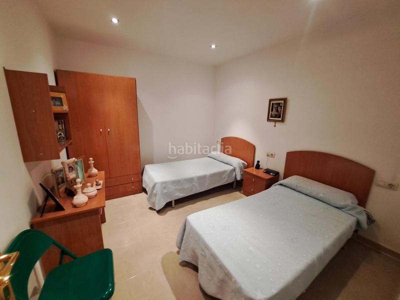 Foto 65c11d48-2081-4252-aad9-a4bb1e415352. Casa in calle prat riba 15 in Miralcamp