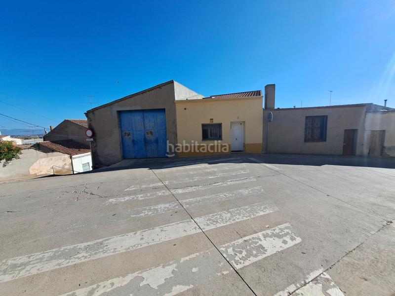 Foto b4377db4-a10a-42f5-afb5-c106645e3c7e. Casa in calle prat riba 15 in Miralcamp